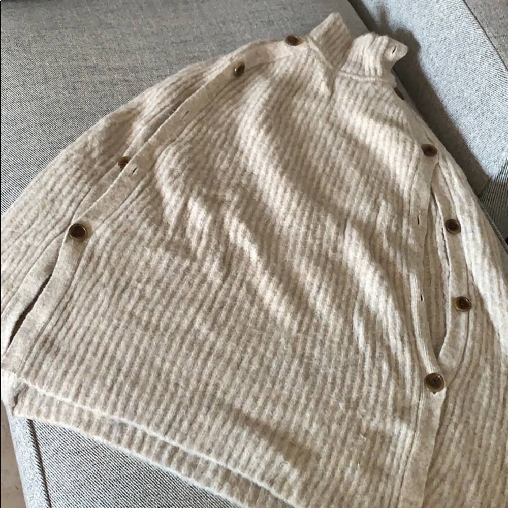 Chic Winter beige cape